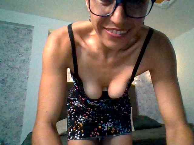 TaniaMarqueza webcam