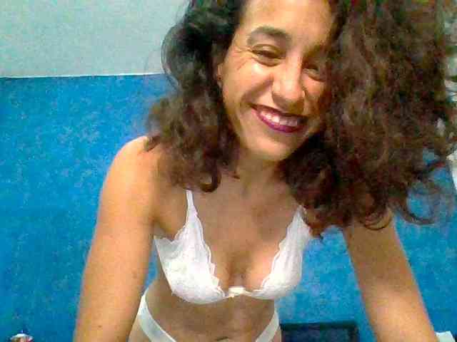 TaniaMarqueza webcam