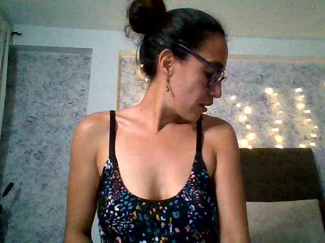 TaniaMarqueza webcam