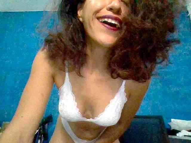 TaniaMarqueza webcam