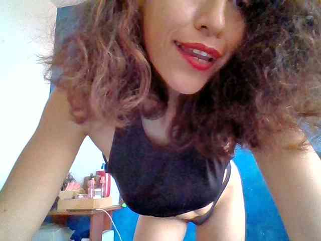 TaniaMarqueza webcam