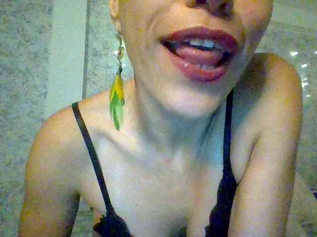 TaniaMarqueza webcam