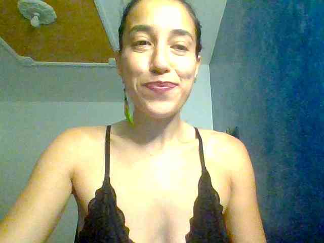 TaniaMarqueza webcam