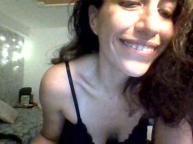 TaniaMarqueza webcam