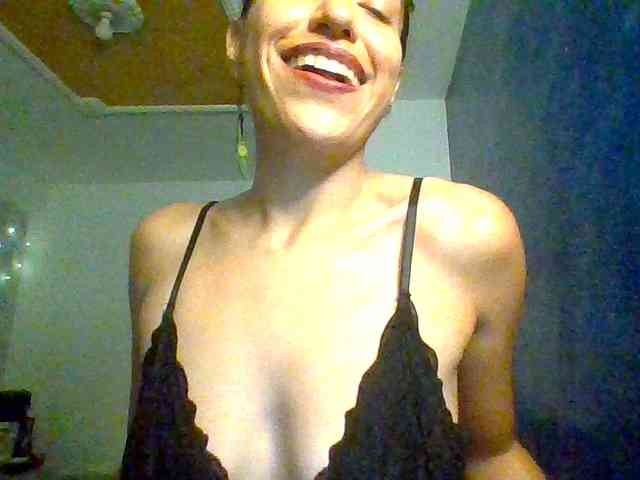 TaniaMarqueza webcam