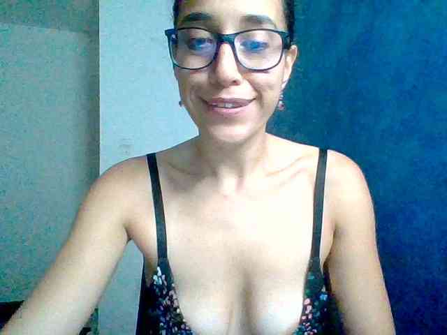 TaniaMarqueza webcam