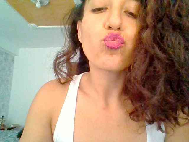 TaniaMarqueza webcam