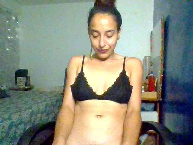 TaniaMarqueza webcam