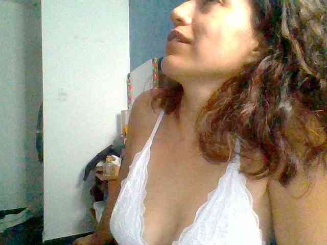 TaniaMarqueza webcam