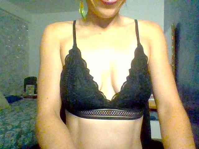 TaniaMarqueza webcam