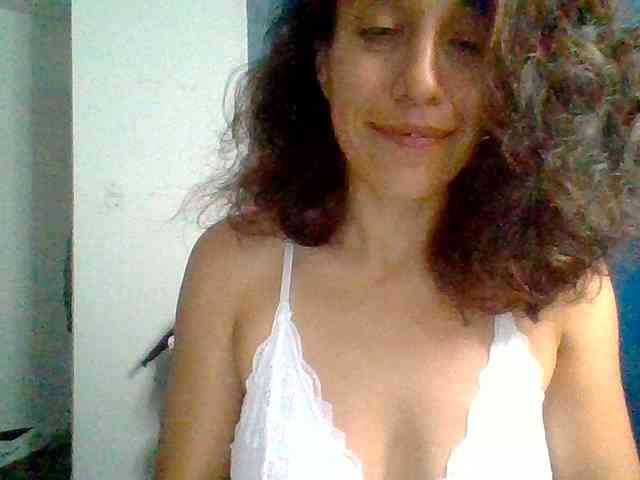 TaniaMarqueza webcam