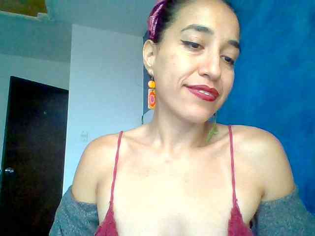 TaniaMarqueza webcam