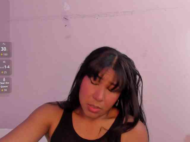 Model: daphne-kim