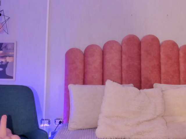 Amaia-Foxx live cam on BongaCams