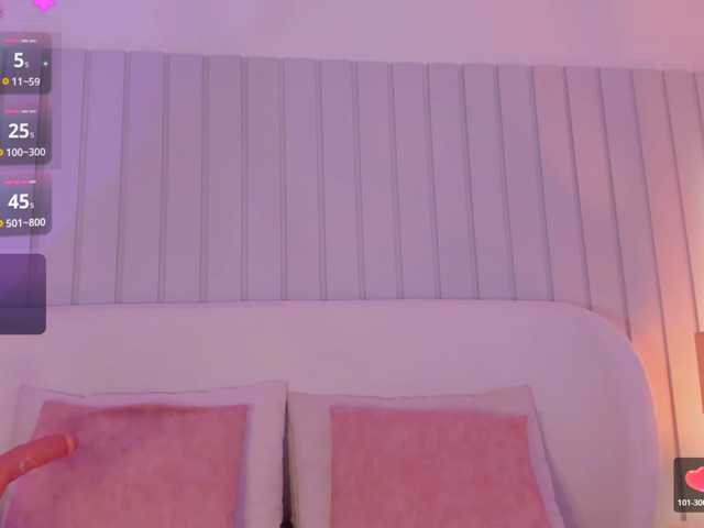 Amaia-Foxx live cam on BongaCams