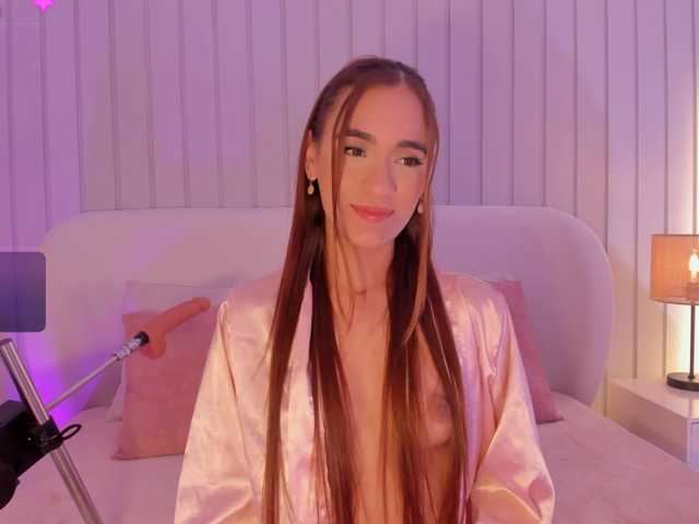 Amaia-Foxx live cam on BongaCams