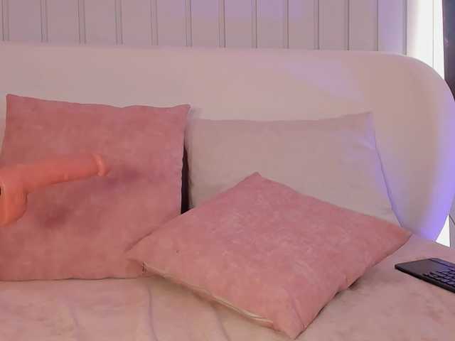 Amaia-Foxx live cam on BongaCams