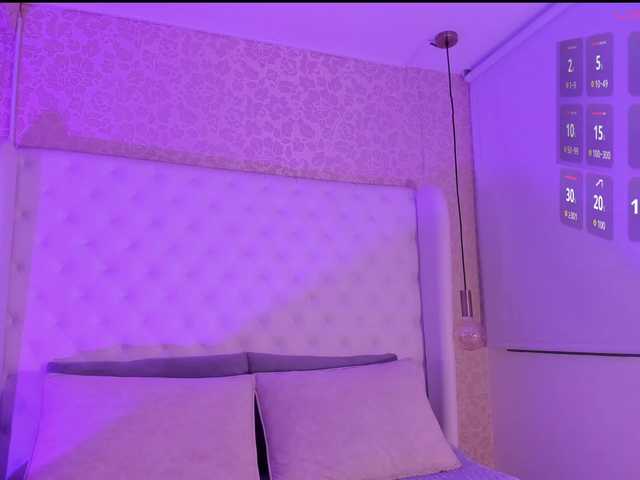 Amaia-Foxx live cam on BongaCams