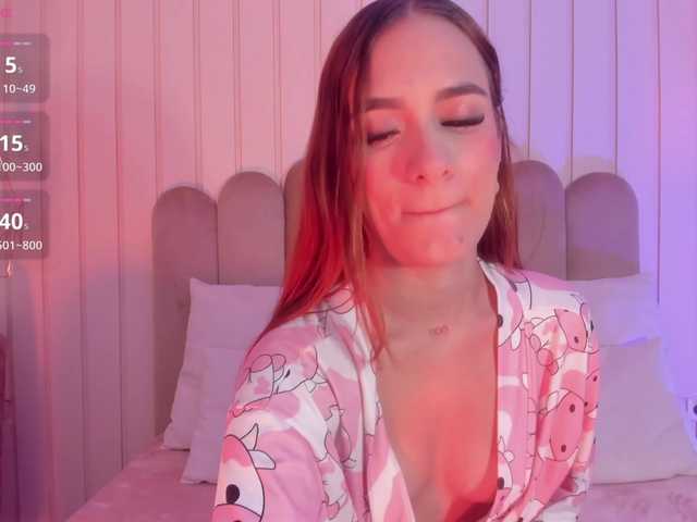 Amaia-Foxx live cam on BongaCams