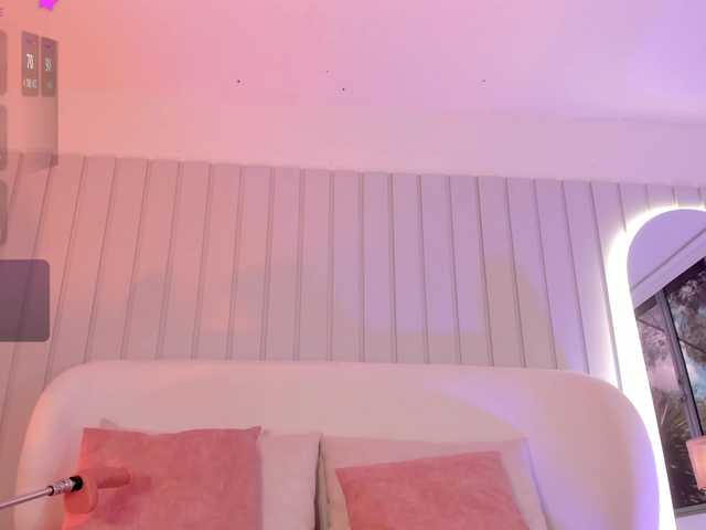 Amaia-Foxx live cam on BongaCams