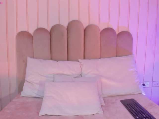Amaia-Foxx live cam on BongaCams