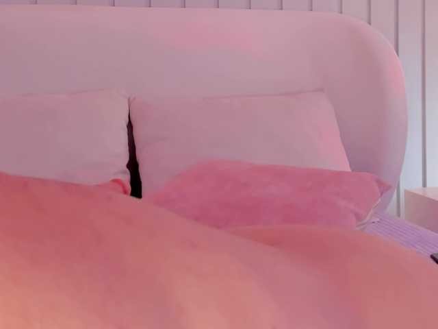 Amaia-Foxx live cam on BongaCams