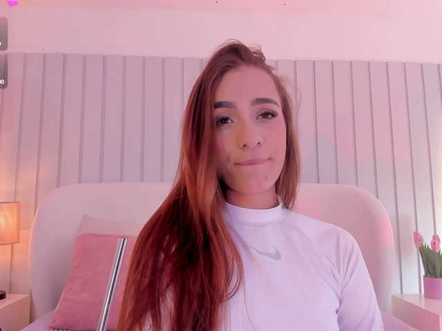 Amaia-Foxx live cam on BongaCams