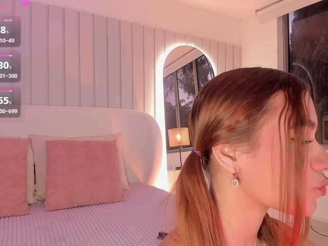 Amaia-Foxx live cam on BongaCams