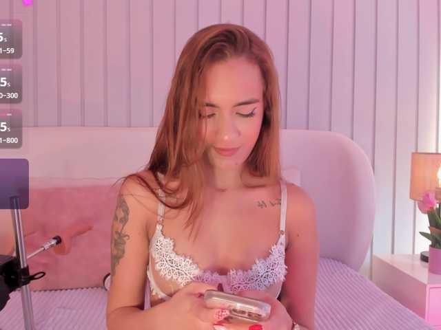 Amaia-Foxx live cam on BongaCams