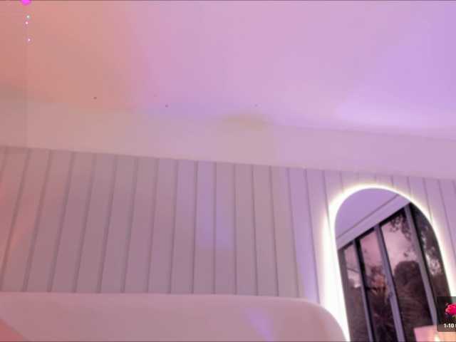 Amaia-Foxx live cam on BongaCams