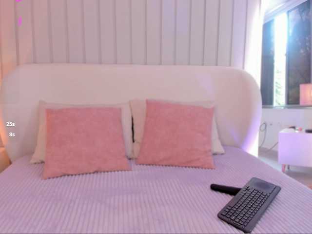 Amaia-Foxx live cam on BongaCams
