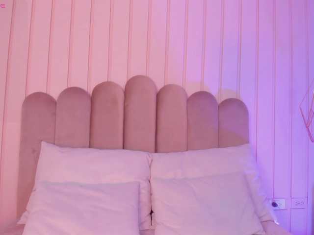 Amaia-Foxx live cam on BongaCams