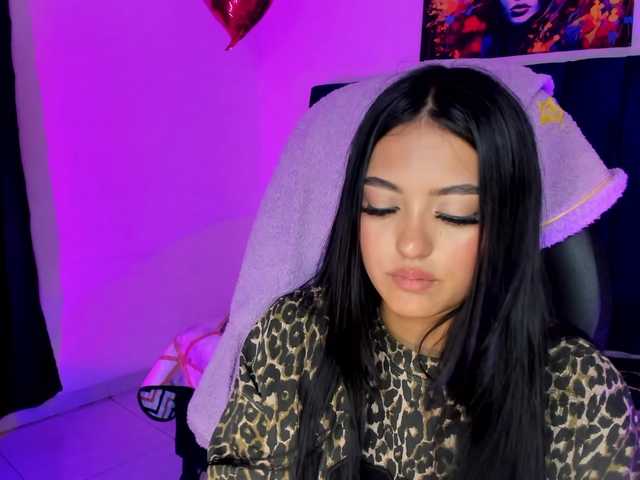 Eimy-saenzx live cam on BongaCams