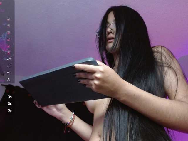 Eimy-saenzx live cam on BongaCams