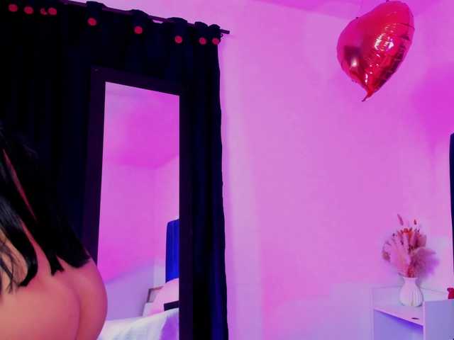 Eimy-saenzx live cam on BongaCams