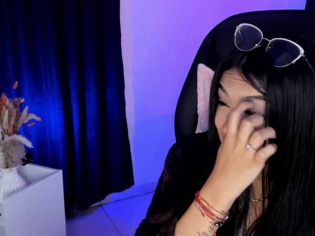 Eimy-saenzx live cam on BongaCams