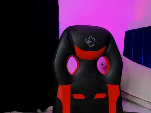 Eimy-saenzx live cam on BongaCams