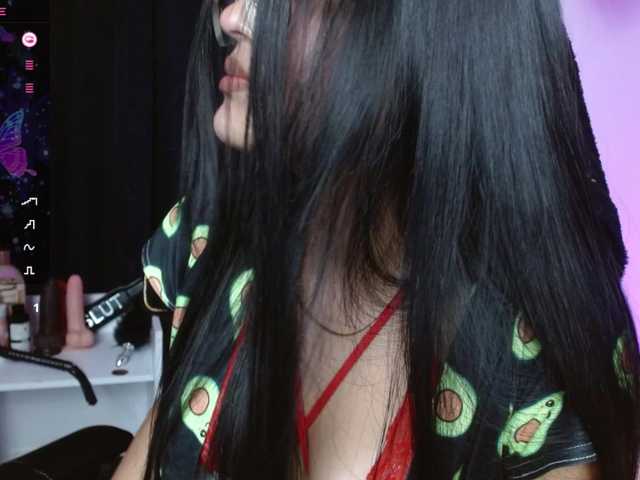 Eimy-saenzx live cam on BongaCams