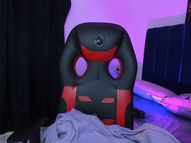 Eimy-saenzx live cam on BongaCams