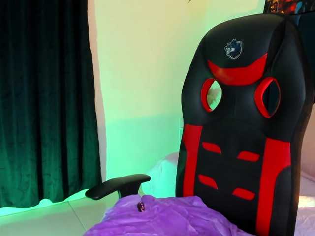 Eimy-saenzx live cam on BongaCams