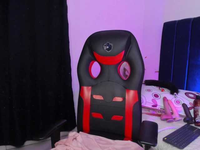 Eimy-saenzx live cam on BongaCams