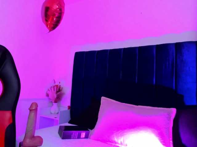 Eimy-saenzx live cam on BongaCams