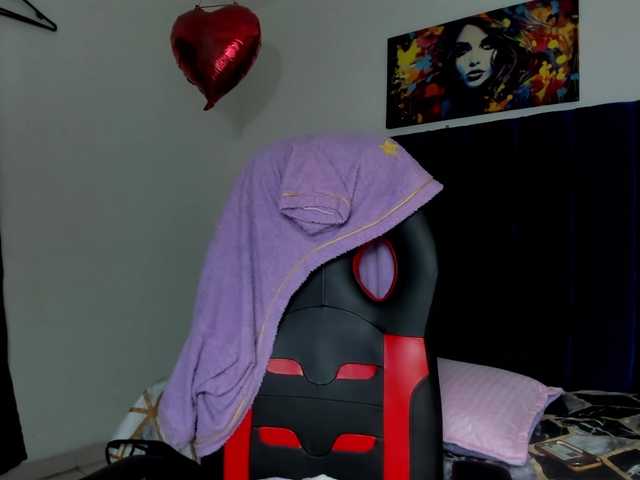 Eimy-saenzx live cam on BongaCams