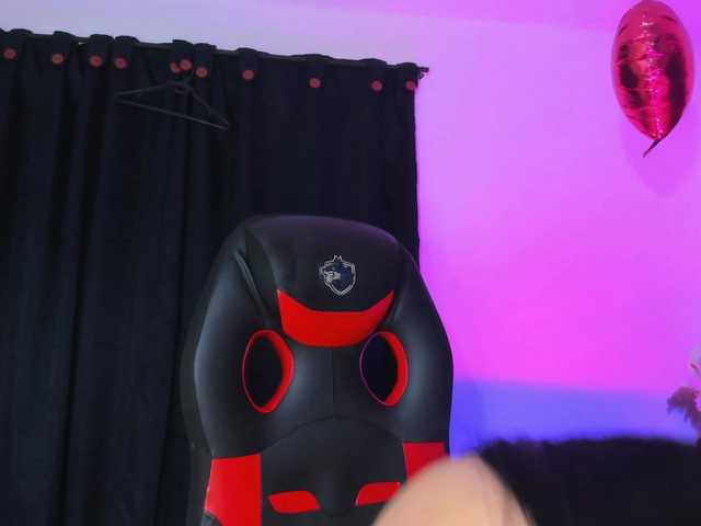 Eimy-saenzx live cam on BongaCams