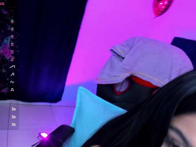 Eimy-saenzx live cam on BongaCams