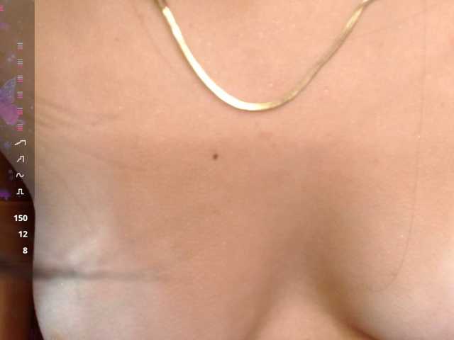Eimy-saenzx live cam on BongaCams