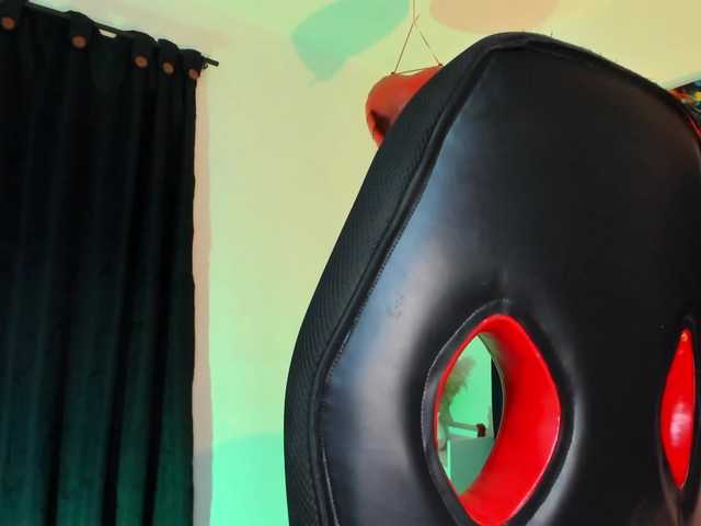 Eimy-saenzx live cam on BongaCams