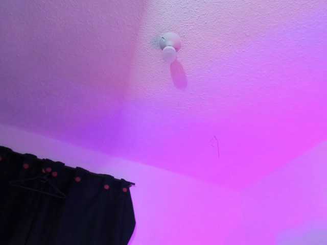 Eimy-saenzx live cam on BongaCams