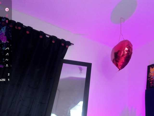 Eimy-saenzx live cam on BongaCams