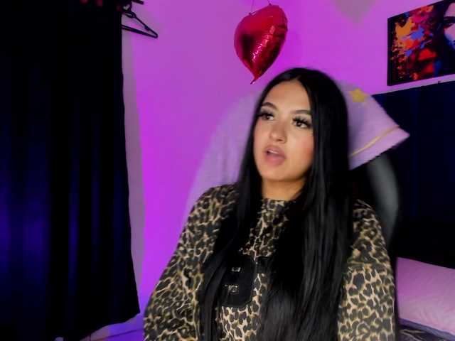 Eimy-saenzx live cam on BongaCams